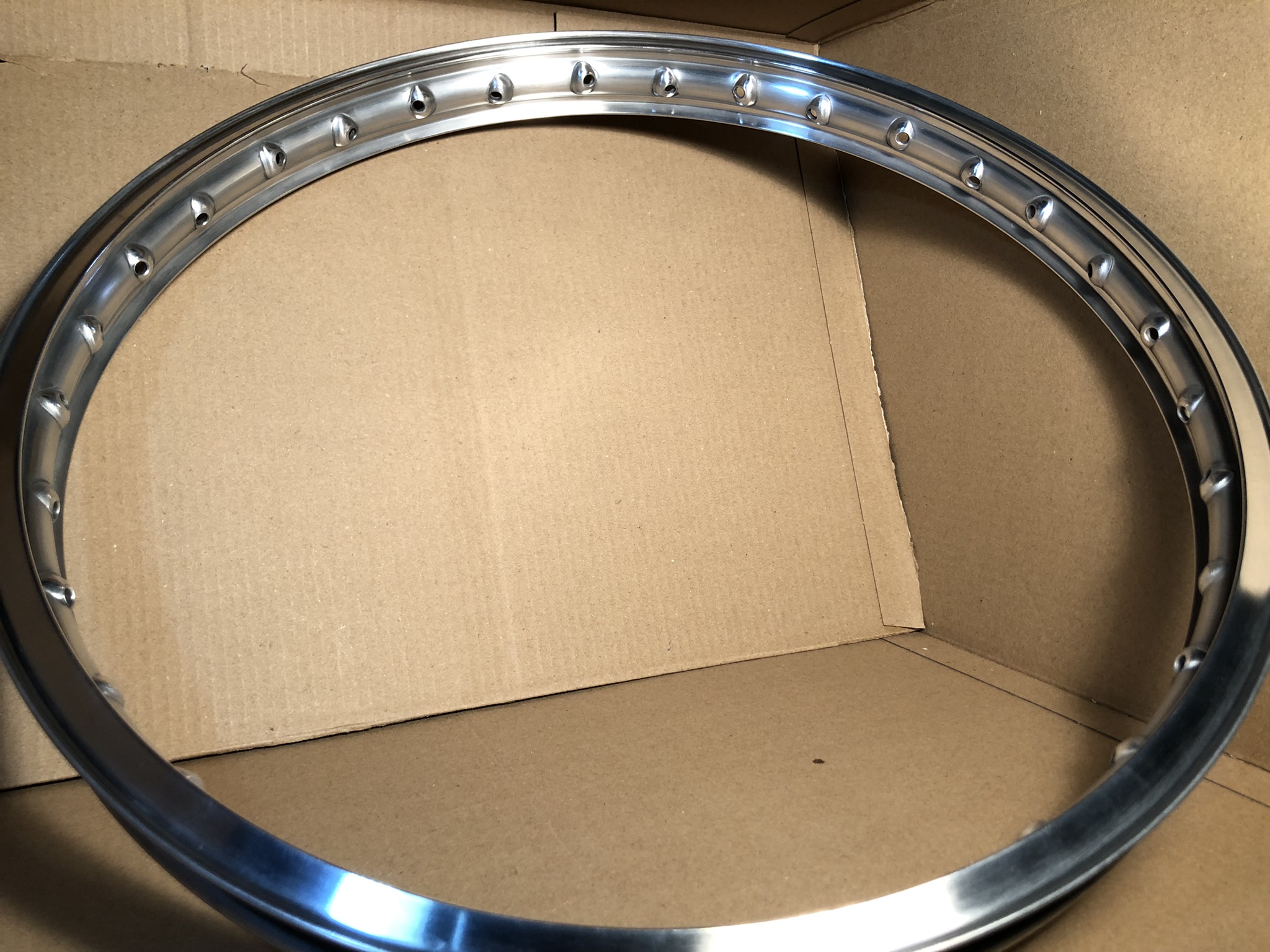 Cerchio Alluminio 1,20x18. 32 fori
